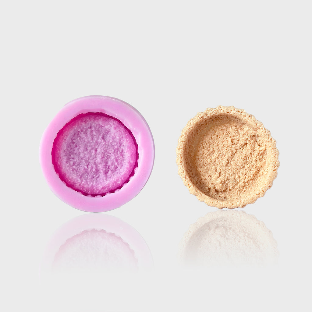 2D-Silikonform für eine runde Tartelette mit fertigem Gießling