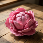 Große rosa Pfingstrosenblüte als Gießergebnis der Silikonform 55