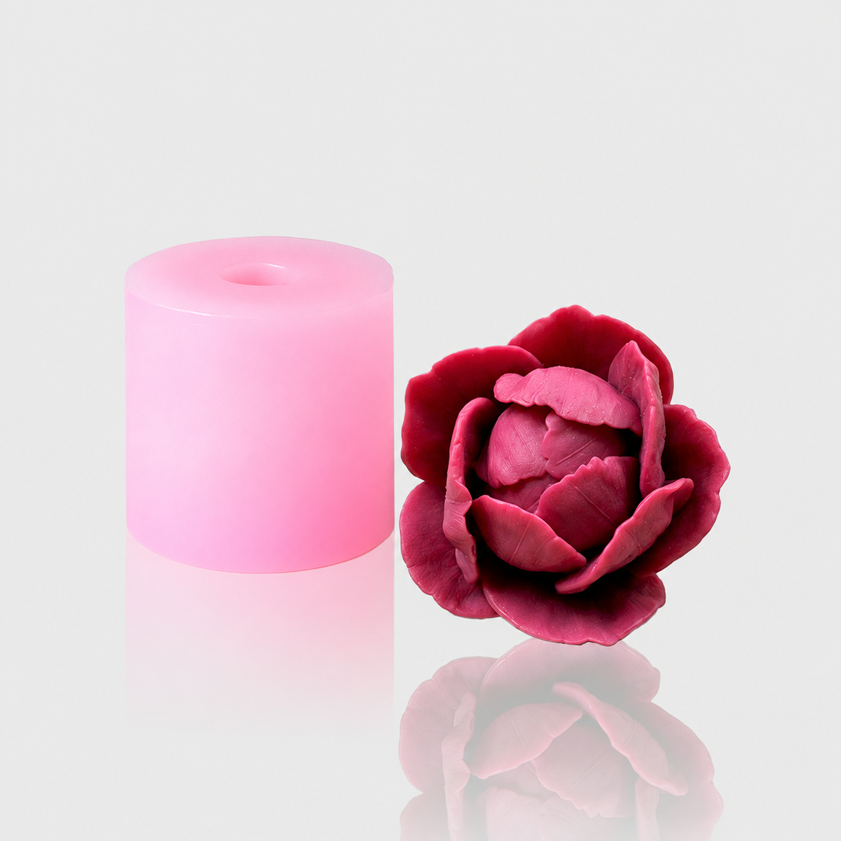 3D-Silikonform Pfingstrose 56 mit gegossener dunkelroter Blüte