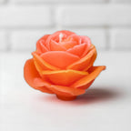 Orange Rosenblüte als Gießergebnis der 3D-Silikonform Rose 15